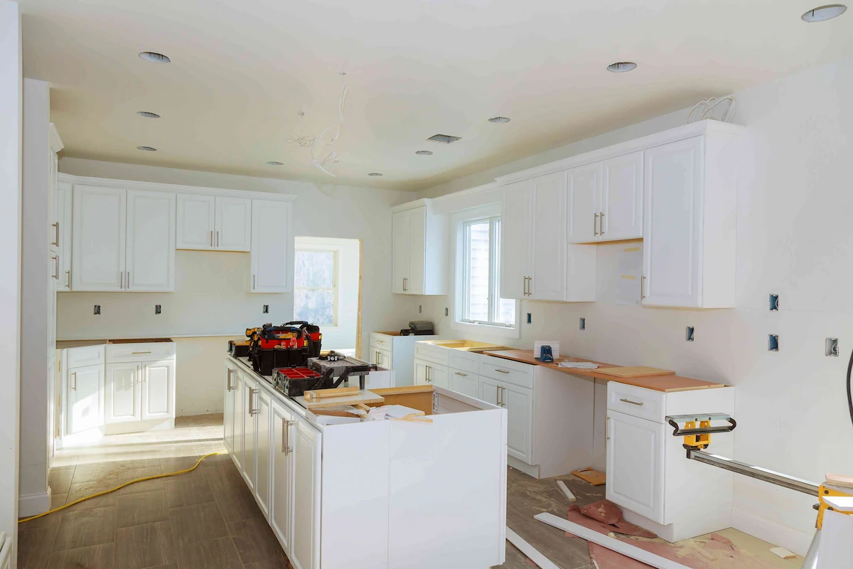 Dubai family managing routines while living through renovation with dust barriers