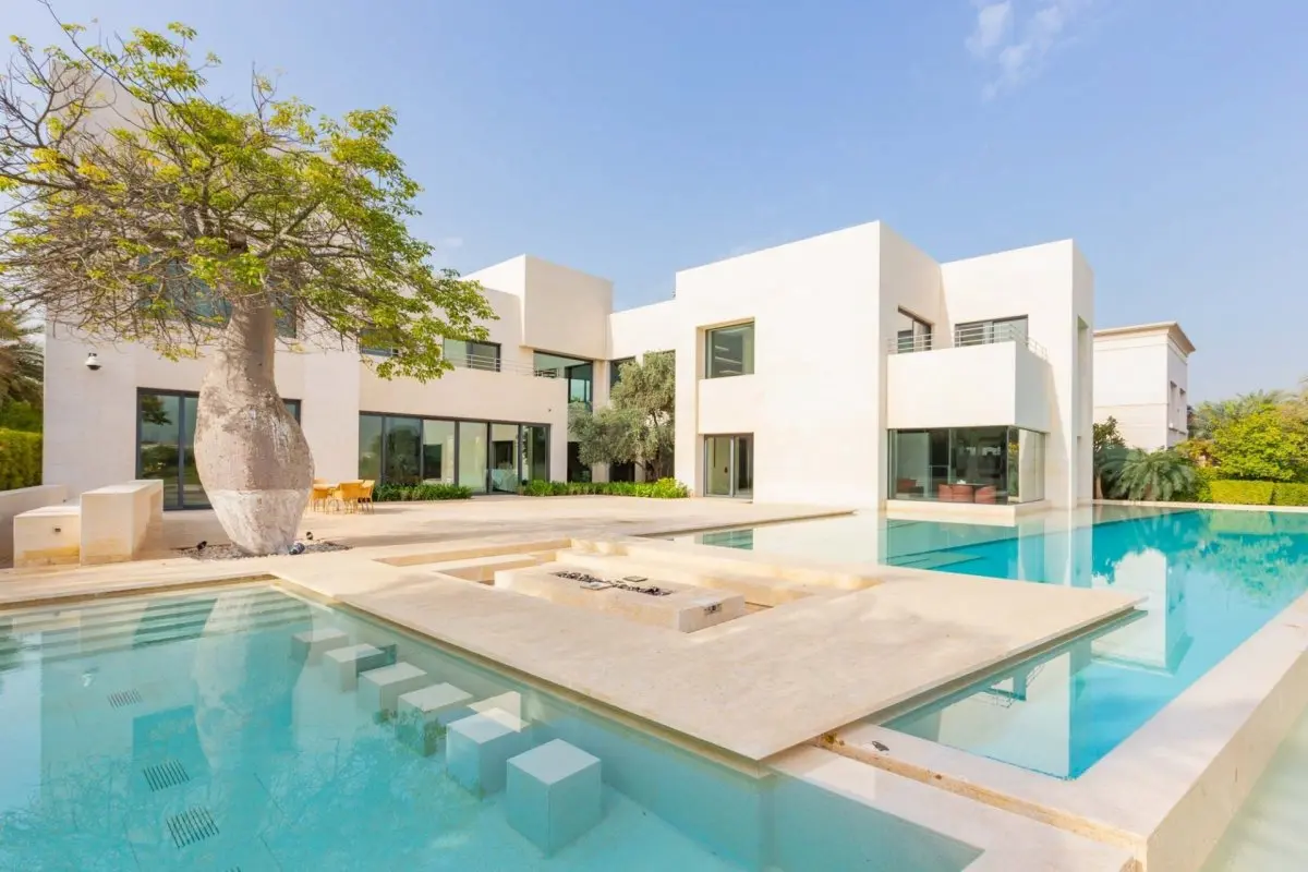 Dubai villa outdoor space with shaded pergola and landscaping
